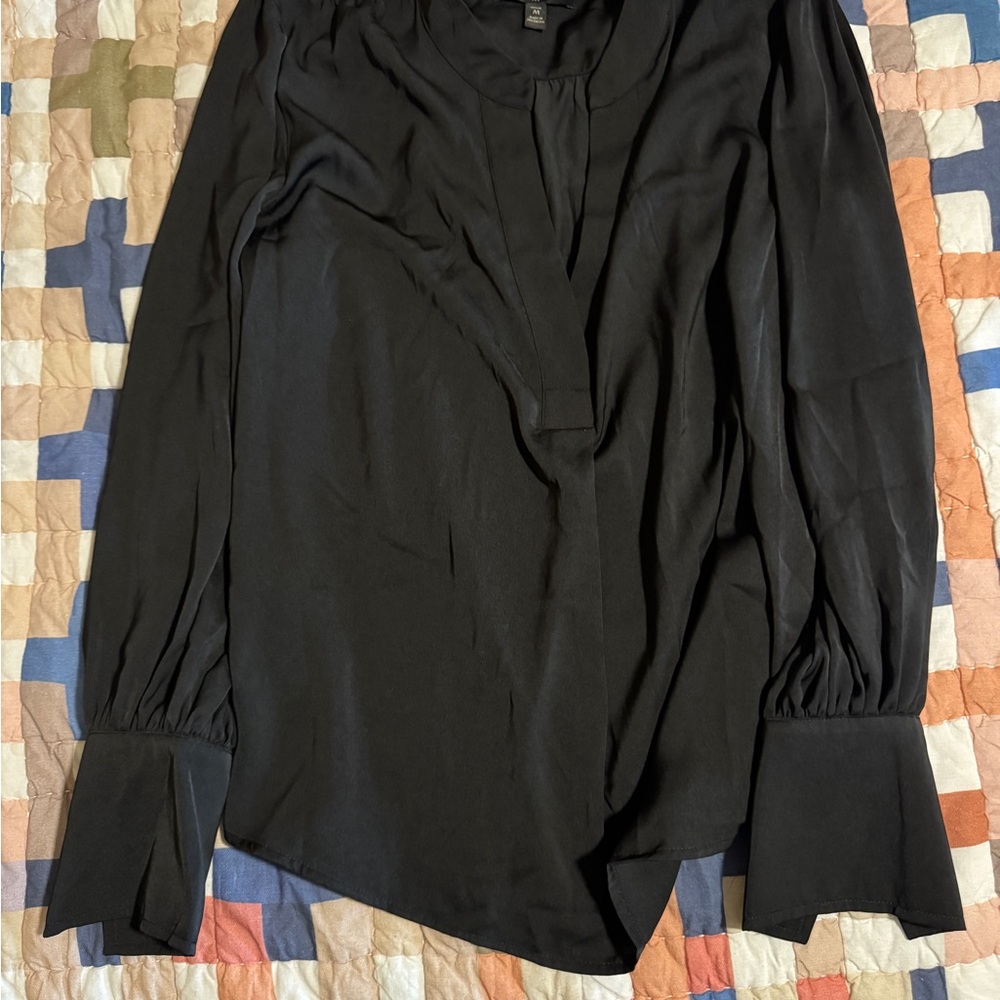 Banana Republic Size M- Women's Black Long-Sleeve Blouse - Classic Split Neck-